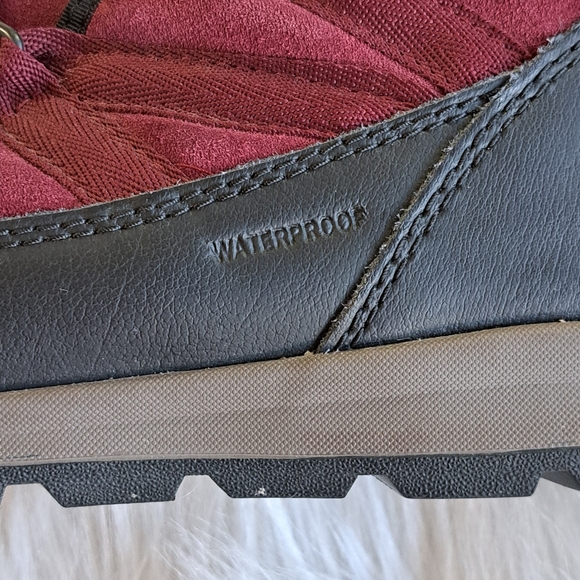 Beautiful Sorel snow boots - Picture 10 of 13